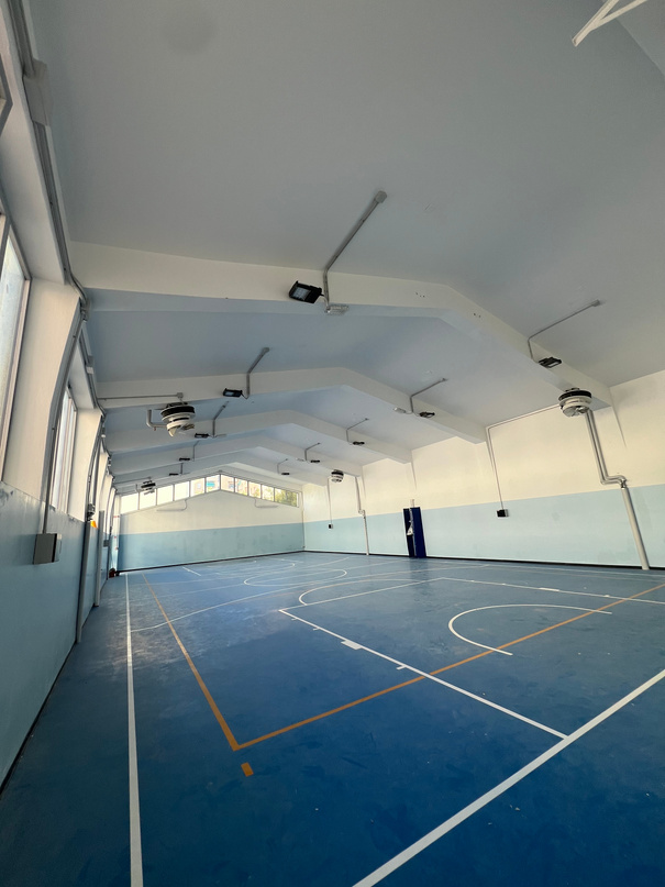 Illuminazione di una palestra scolastica